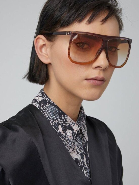 Loewe LW40001I 83V Filipa Square Sunglasses – Purple to Orange \\ Light Brown main image 3